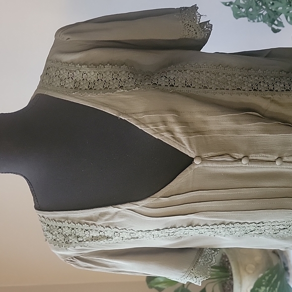 Green belle du jour Top - Picture 2 of 6